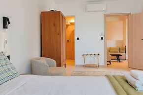 La Maltese Boutique Paros