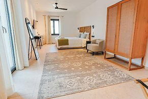 La Maltese Boutique Paros