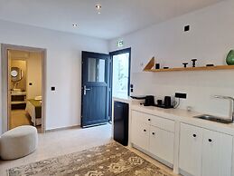 La Maltese Boutique Paros