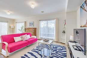 StayAU Family Home in Caroline Springs