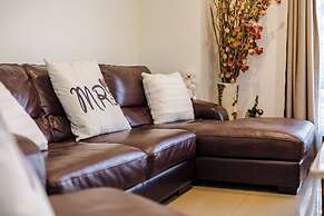 StayAU Family Home in Caroline Springs