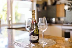 StayAU Family Home in Caroline Springs