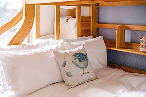 StayAU Family Home in Caroline Springs