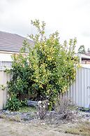 StayAU Family Home in Caroline Springs