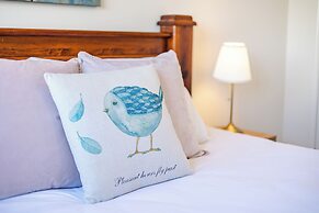 StayAU Family Home in Caroline Springs