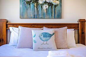 StayAU Family Home in Caroline Springs