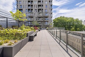 Modern Apartment by Renters