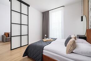 Modern Apartment by Renters