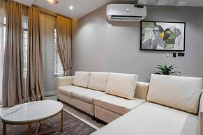 Vic & J Lounge and Hotel