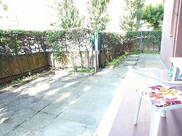 Attractive Apartment With Private Garden