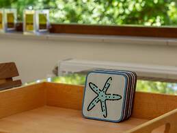 Beautiful Bungalow With Garden