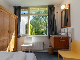 Beautiful Bungalow With Garden