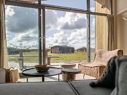 Beautiful Holiday Home With Garden