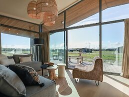 Beautiful Holiday Home With Garden