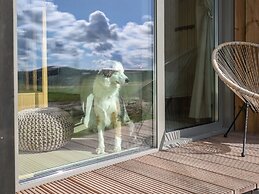 Beautiful Holiday Home With Garden