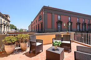 Into Mann in Naples With 5 Bedrooms and 5 Bathrooms