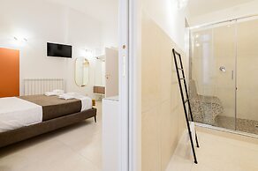 Into Mann in Naples With 5 Bedrooms and 5 Bathrooms
