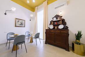 Into Mann in Naples With 5 Bedrooms and 5 Bathrooms