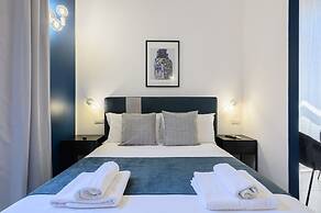 Into Mann in Naples With 5 Bedrooms and 5 Bathrooms
