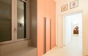 Into Mann in Naples With 5 Bedrooms and 5 Bathrooms