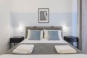 Into Mann in Naples With 5 Bedrooms and 5 Bathrooms