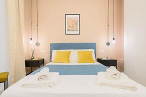 Into Mann in Naples With 5 Bedrooms and 5 Bathrooms
