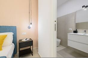 Into Mann in Naples With 5 Bedrooms and 5 Bathrooms