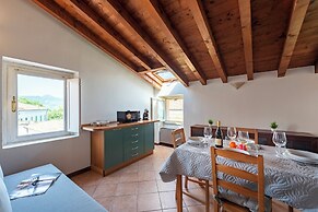 Bruno House Lakeview & Shared Pool