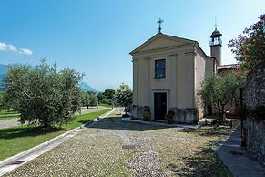 Bruno House Lakeview & Shared Pool