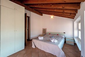 Bruno House Lakeview & Shared Pool