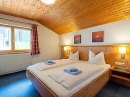 Spacious Apartment With Solarium