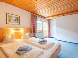 Spacious Apartment With Solarium