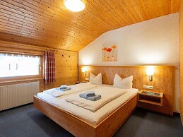 Spacious Apartment With Solarium