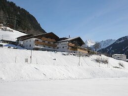 Spacious Apartment With Solarium