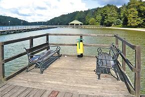 Comfortable House by the Lake, Insko