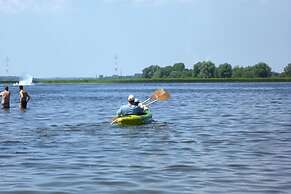 Comfortable House by the Lake, Insko