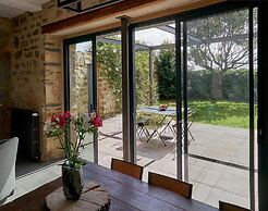 Comfortable Country Villa, Near Coast, Plougasnou