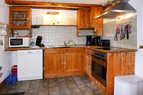 Reihenhaeuser im Hafendorf Vieregge auf Ruegen