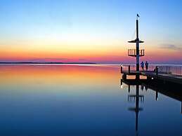 Apartment in Rechin Right on the Water