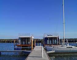 Hausboot Floating House in Ribnitz-damgarten
