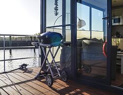 Hausboot Floating House in Ribnitz-damgarten