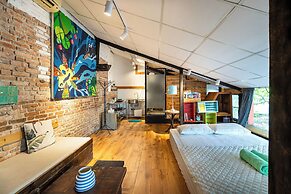 HoLo Bato SaiGon - Serviced HomeStay