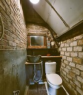 HoLo Bato SaiGon - Serviced HomeStay