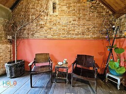 HoLo Bato SaiGon - Serviced HomeStay