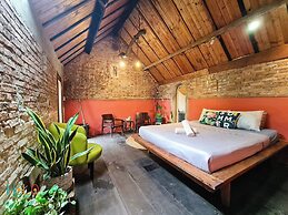 HoLo Bato SaiGon - Serviced HomeStay