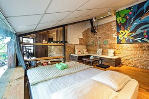 HoLo Bato SaiGon - Serviced HomeStay