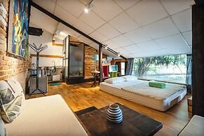 HoLo Bato SaiGon - Serviced HomeStay