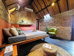 HoLo Bato SaiGon - Serviced HomeStay