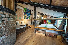 HoLo Bato SaiGon - Serviced HomeStay