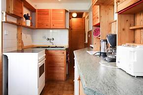 Apartment, Sternberg